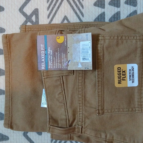Carhartt Rigby (size runs small)**** - Picture 4 of 4